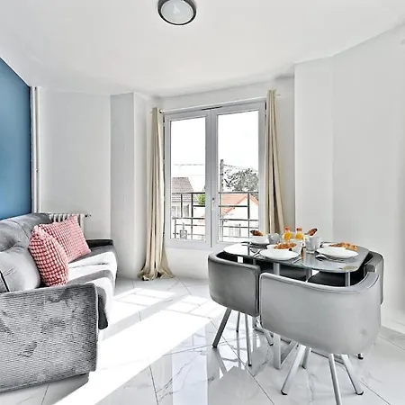 Apartment Lumineux Et Moderne - - Ii Gagny